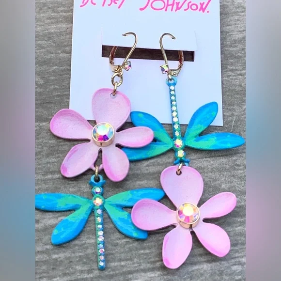 NWT! Betsey Johnson Pink and Blue Floral Dragonfly Mismatched Earrings - Picture 3 of 4